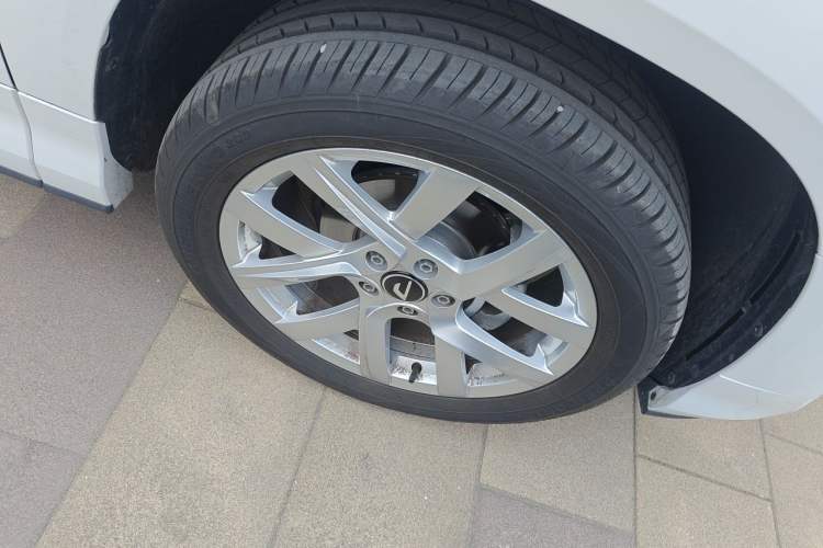 Used Jetta VS5 2024 280TSI Automatic Enjoyment Edition Right Front Wheel Hub
