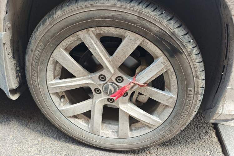Used Jetta VS5 2024 280TSI Manual Pioneer Edition Right Front Wheel Hub