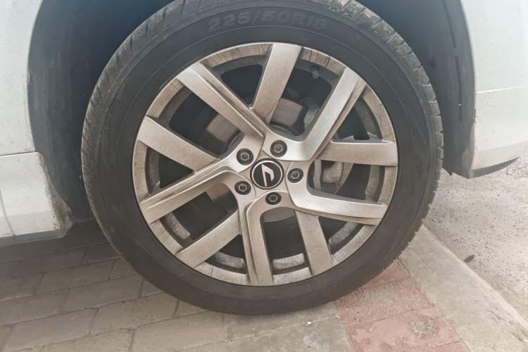 Used Jetta VS5 2024 280TSI Automatic Pioneer Edition Right Front Wheel Hub