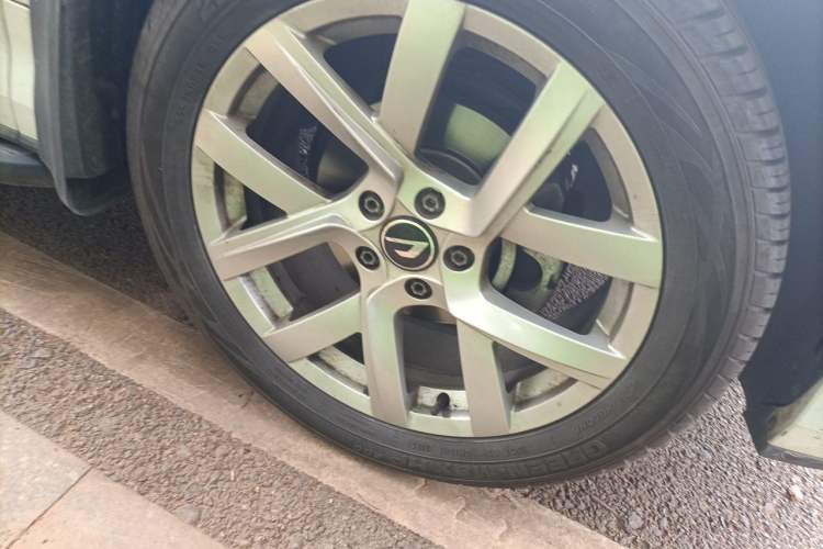 Used Jetta VS5 2024 280TSI Manual Pioneer Edition Right Front Wheel Hub