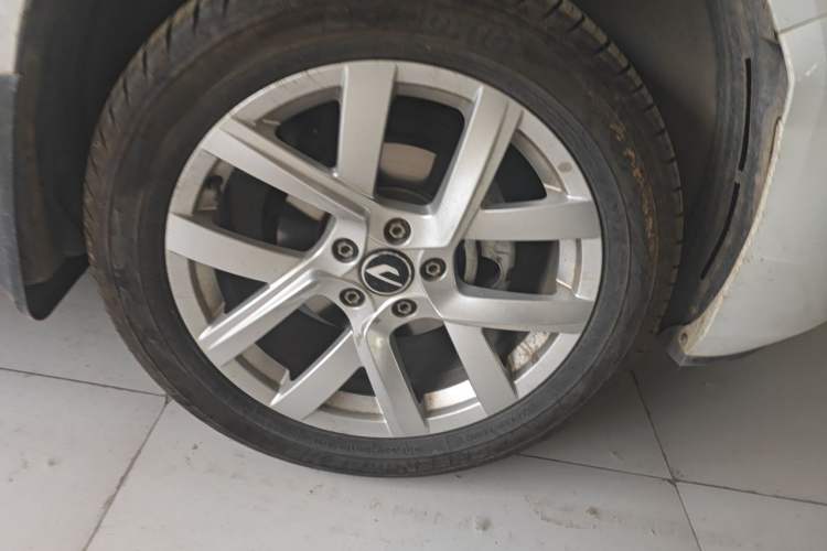 Used Jetta VS5 2024 280TSI Manual Pioneer Edition Right Front Wheel Hub