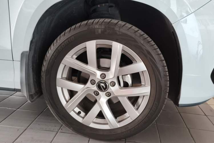 Used Jetta VS5 2024 280TSI Automatic Pioneer Edition Right Front Wheel Hub