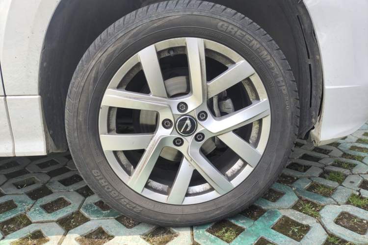 Used Jetta VS5 2024 280TSI Automatic Enjoyment Edition Right Front Wheel Hub