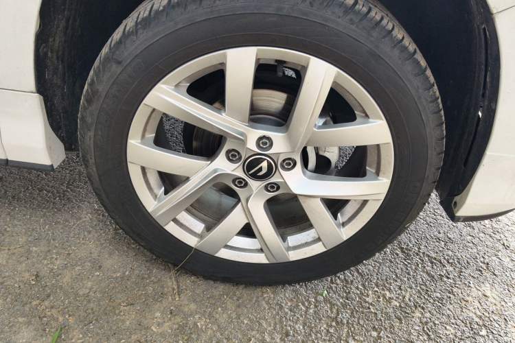 Used Jetta VS5 2024 280TSI Automatic Pioneer Edition Right Front Wheel Hub