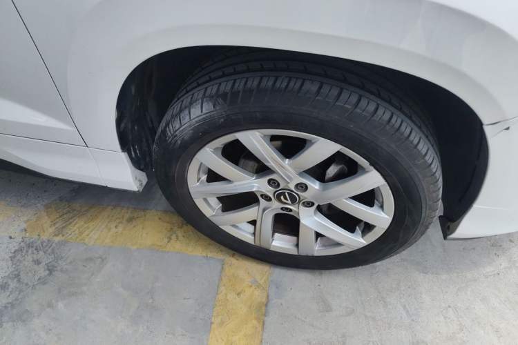 Used Jetta VS5 2024 280TSI Manual Pioneer Edition Right Front Wheel Hub