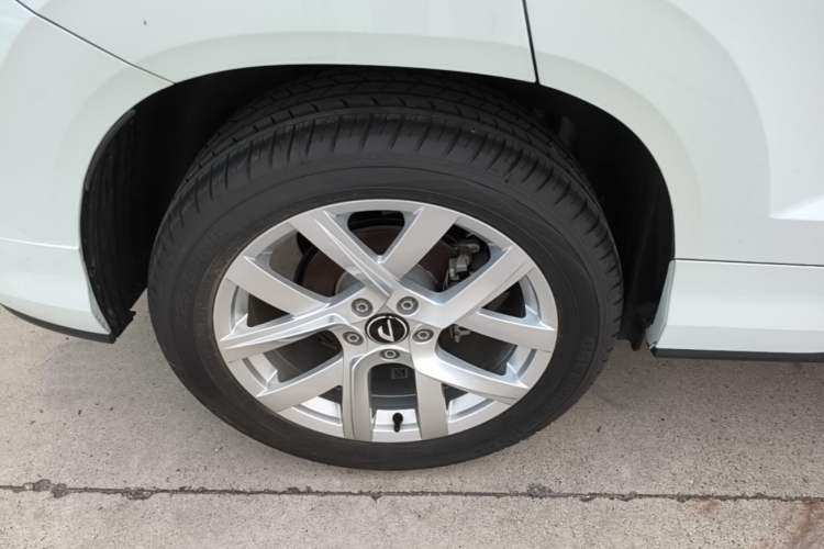 Used Jetta VS5 2024 5th Anniversary Edition 280TSI Manual Pioneer Version Right Rear Wheel Hub