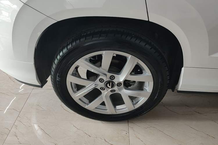 Used Jetta VS5 2024 Model, 5th Anniversary Edition Right Rear Wheel Hub
