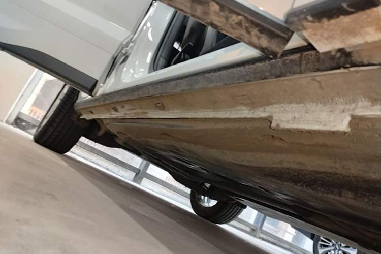 Used Jetta VS5 2024 280TSI Automatic Enjoyment Edition Right Side Sill