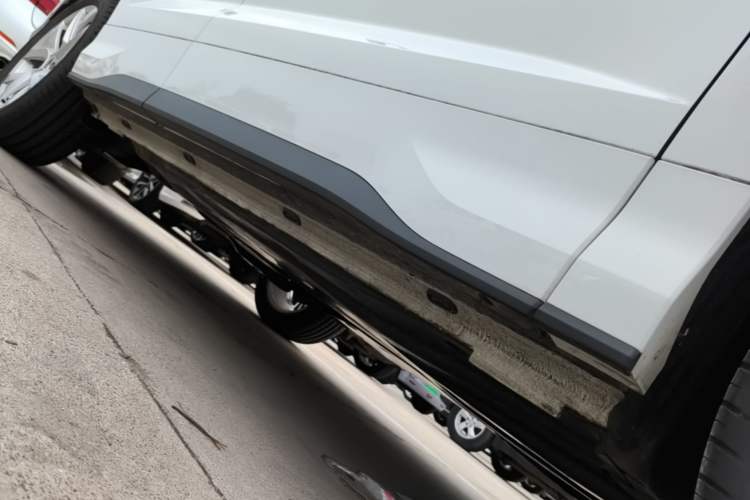 Used Jetta VS5 2024 5th Anniversary Edition 280TSI Manual Pioneer Version Right Side Sill