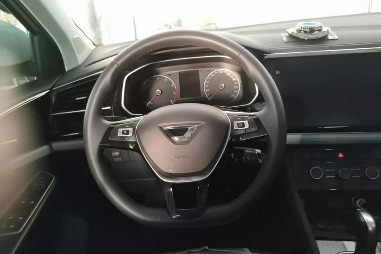 Used Jetta VS5 2024 280TSI Automatic Pioneer Edition Steering Wheel
