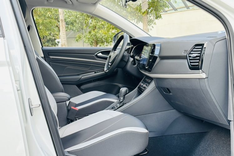 Used Jetta VS5 2025 280TSI Automatic Good Fortune Plus Edition Interior 9