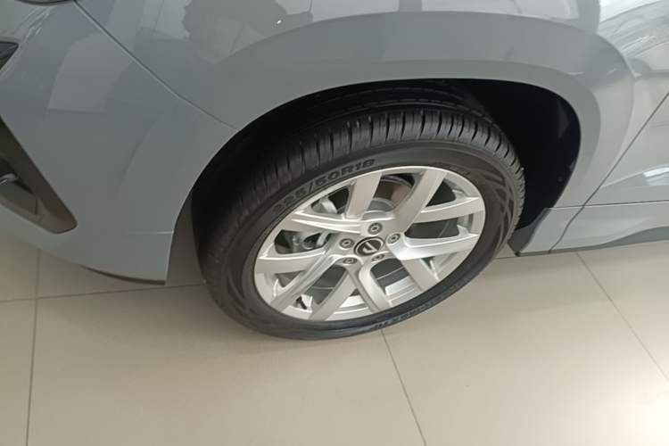 Used Jetta VS5 2026 Model, 280TSI Automatic Enjoyment Edition Left Front Wheel Hub