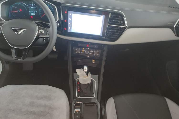 Used Jetta VS5 2026 Model, 280TSI Automatic Pioneer Edition Audio And AC Panel
