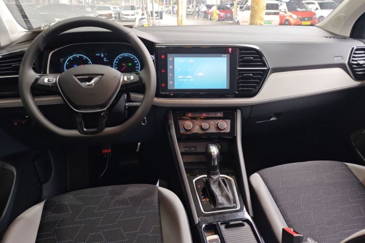 Used Jetta VS5 2026 Model, 280TSI Automatic Pioneer Edition Center Console