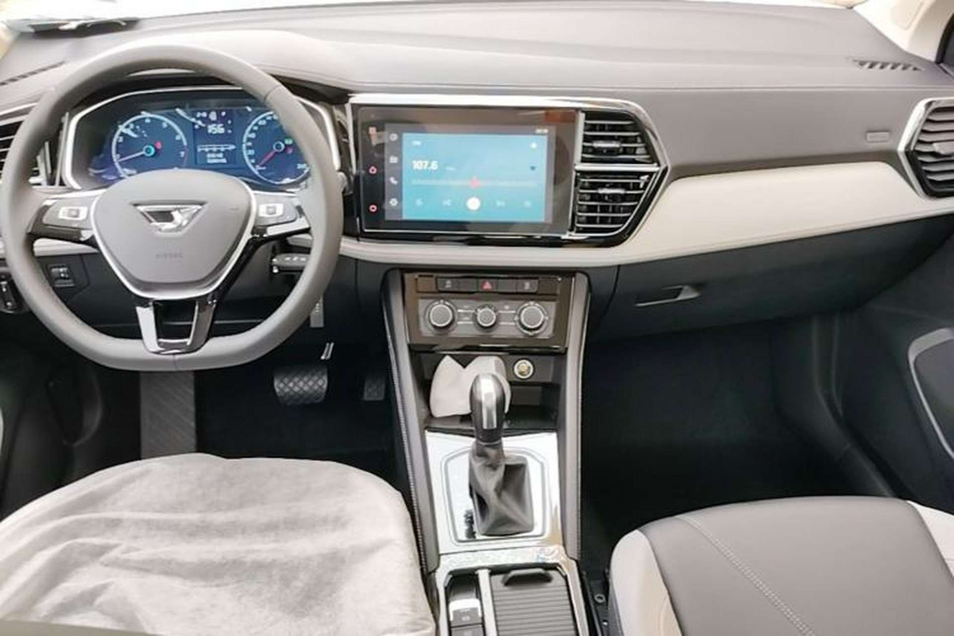 Used Jetta VS5 2026 Model, 280TSI Automatic Pioneer Edition Center Console