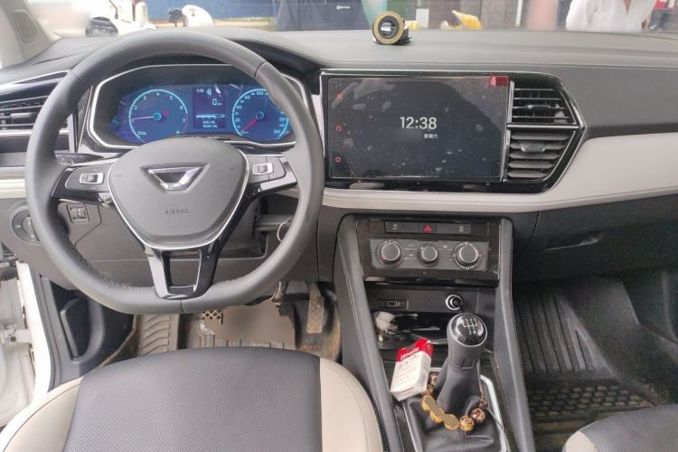 Used Jetta VS5 2026 Model, 280TSI Manual Pioneer Edition Center Console