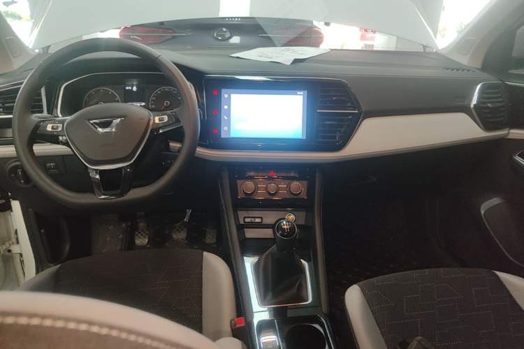 Used Jetta VS5 2026 Model, 280TSI Manual Pioneer Edition Center Console