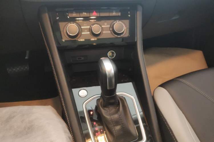 Used Jetta VS5 2026 Model, 280TSI Automatic Enjoyment Edition Gear Lever