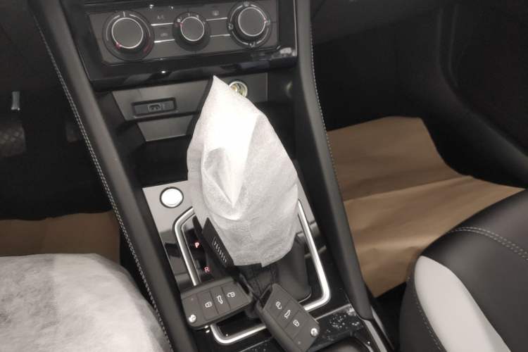 Used Jetta VS5 2026 Model, 280TSI Automatic Enjoyment Edition Gear Lever