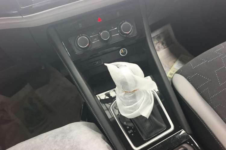 Used Jetta VS5 2026 Model, 280TSI Automatic Pioneer Edition Gear Lever
