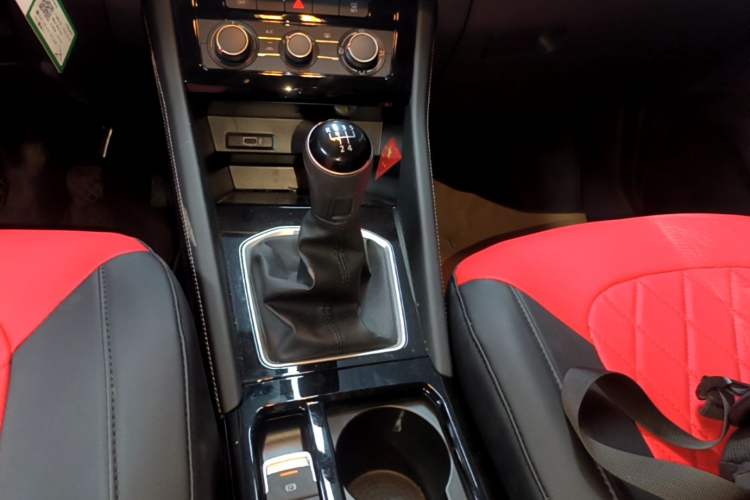 Used Jetta VS5 2026 Model, 280TSI Manual Pioneer Edition Gear Lever