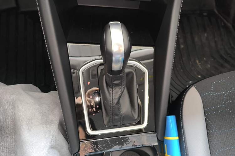 Used Jetta VS5 2026 Model, 280TSI Automatic Pioneer Edition Gear Lever