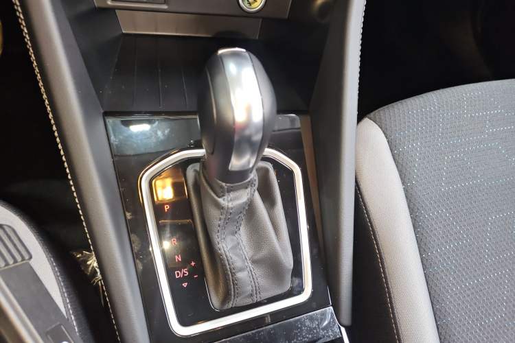 Used Jetta VS5 2026 Model, 280TSI Automatic Pioneer Edition Gear Lever