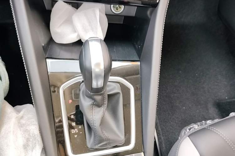 Used Jetta VS5 2026 Model, 280TSI Automatic Pioneer Edition Gear Lever