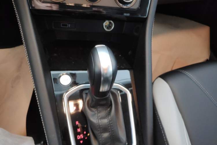 Used Jetta VS5 2026 Model, 280TSI Automatic Enjoyment Edition Gear Lever