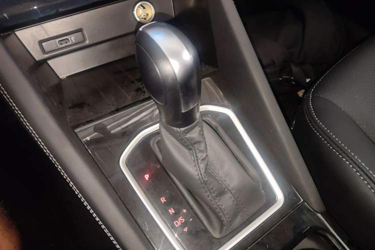 Used Jetta VS5 2026 Model, 280TSI Automatic Pioneer Edition Gear Lever