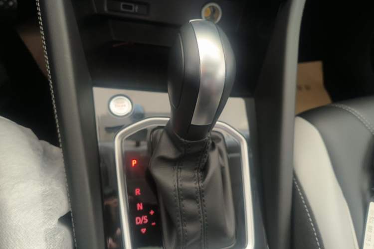 Used Jetta VS5 2026 Model, 280TSI Automatic Enjoyment Edition Gear Lever