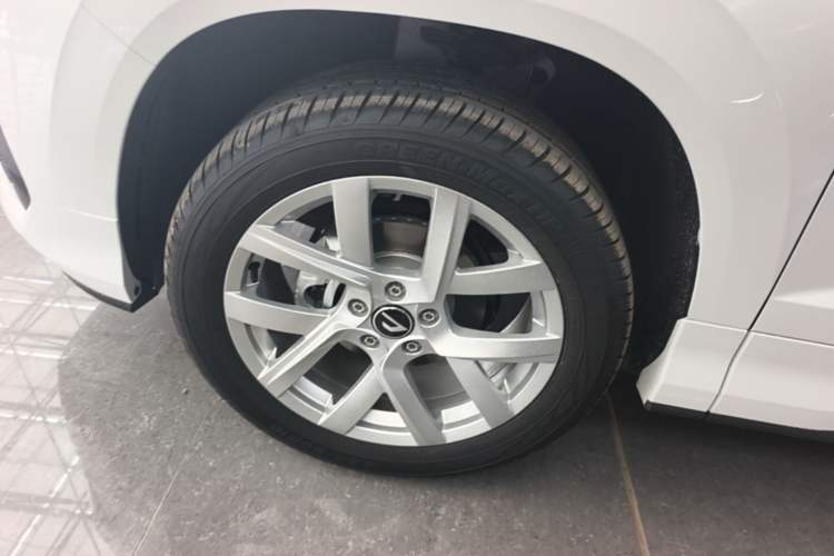 Used Jetta VS5 2026 Model, 280TSI Automatic Pioneer Edition Left Front Wheel Hub