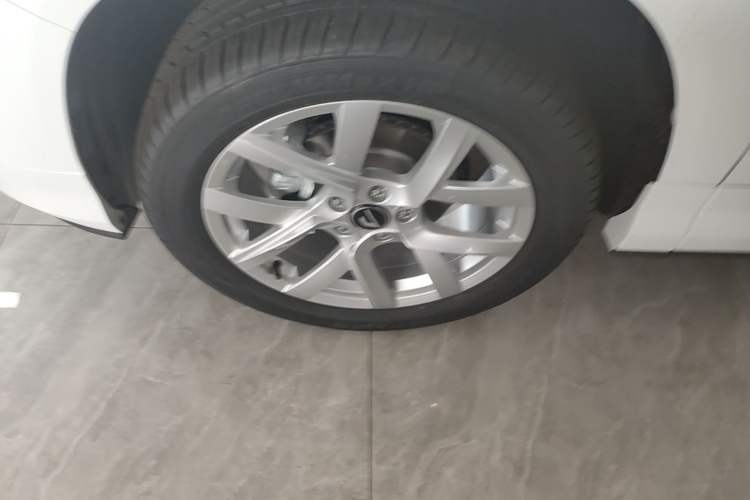 Used Jetta VS5 2026 Model, 280TSI Automatic Pioneer Edition Left Front Wheel Hub