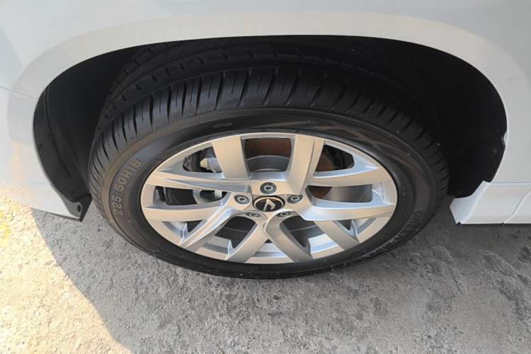 Used Jetta VS5 2026 Model, 280TSI Automatic Pioneer Edition Left Front Wheel Hub