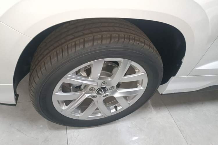Used Jetta VS5 2026 Model, 280TSI Automatic Enjoyment Edition Left Front Wheel Hub