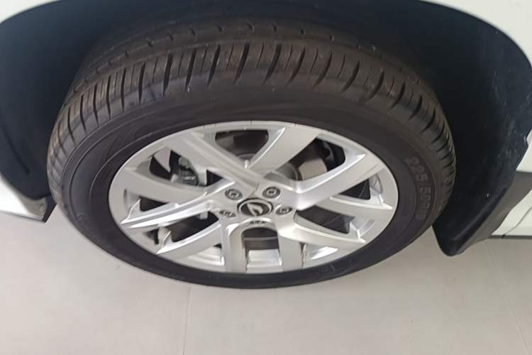 Used Jetta VS5 2026 Model, 280TSI Automatic Good Fortune Plus Edition Left Front Wheel Hub