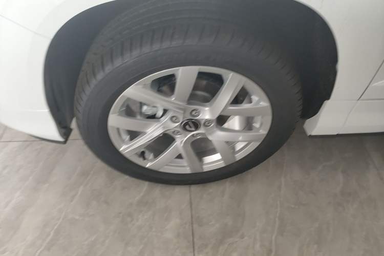 Used Jetta VS5 2026 Model, 280TSI Automatic Pioneer Edition Left Front Wheel Hub
