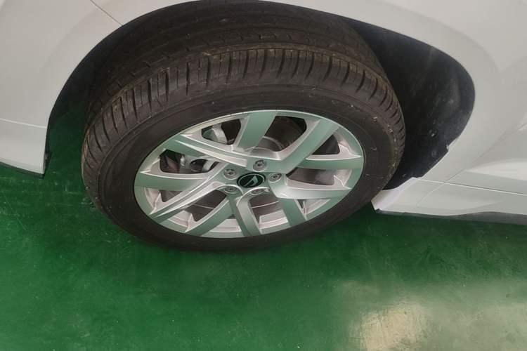 Used Jetta VS5 2026 Model, 280TSI Manual Pioneer Edition Left Front Wheel Hub