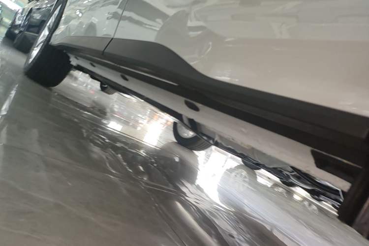 Used Jetta VS5 2026 Model, 280TSI Automatic Pioneer Edition Left Side Sill