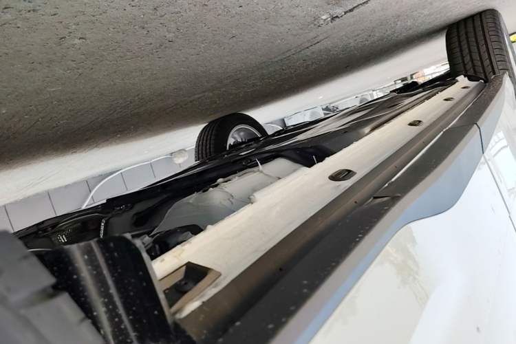 Used Jetta VS5 2026 Model, 280TSI Automatic Pioneer Edition Left Side Sill