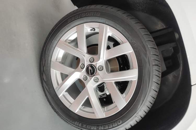Used Jetta VS5 2026 Model, 280TSI Automatic Enjoyment Edition Right Rear Wheel Hub