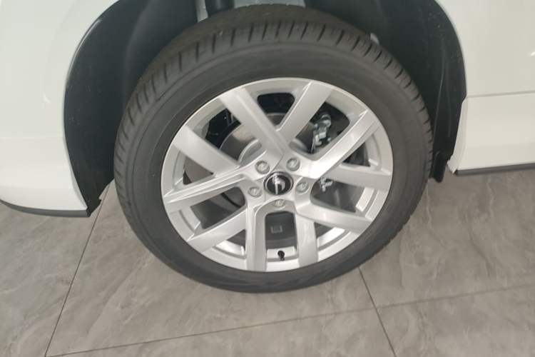 Used Jetta VS5 2026 Model, 280TSI Automatic Pioneer Edition Right Rear Wheel Hub