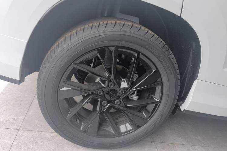 Used Jetta VS5 2026 Model, 280TSI Automatic Enjoyment Highlight Edition Right Rear Wheel Hub