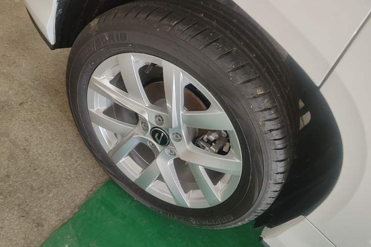 Used Jetta VS5 2026 Model, 280TSI Manual Pioneer Edition Right Rear Wheel Hub