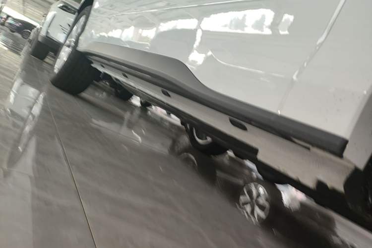 Used Jetta VS5 2026 Model, 280TSI Automatic Pioneer Edition Right Side Sill