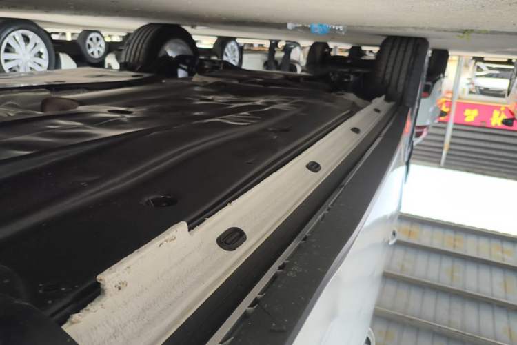 Used Jetta VS5 2026 Model, 280TSI Automatic Pioneer Edition Right Side Sill