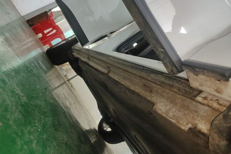 Used Jetta VS5 2026 Model, 280TSI Manual Pioneer Edition Right Side Sill