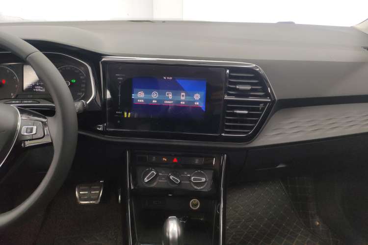 Used Jetta VS7 2021 Black Edition 1.4T Automatic Enjoyment Model Audio And AC Panel