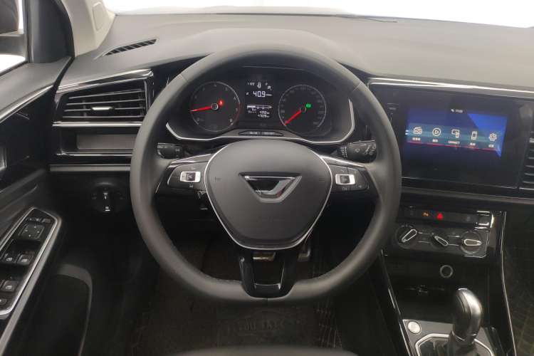 Used Jetta VS7 2021 Black Edition 1.4T Automatic Enjoyment Model Steering Wheel