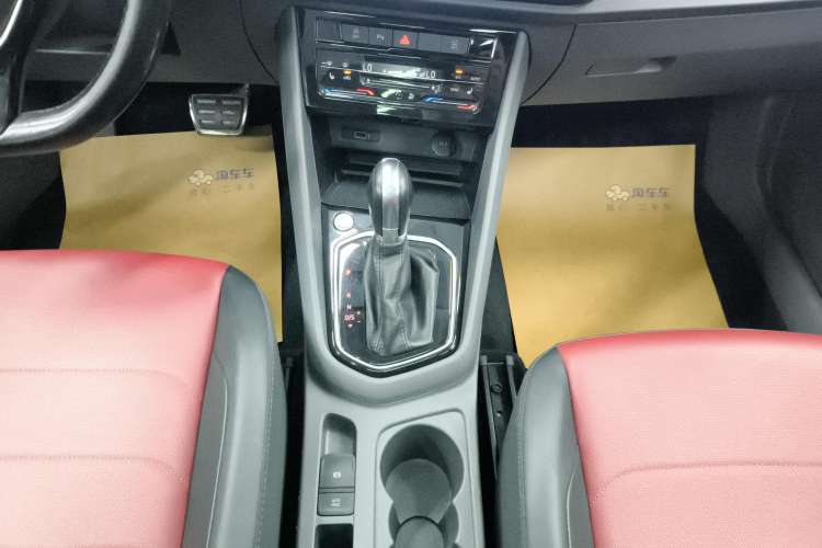 Used Jetta VS7 2020 1.4T Automatic Glory Edition Gear Lever
